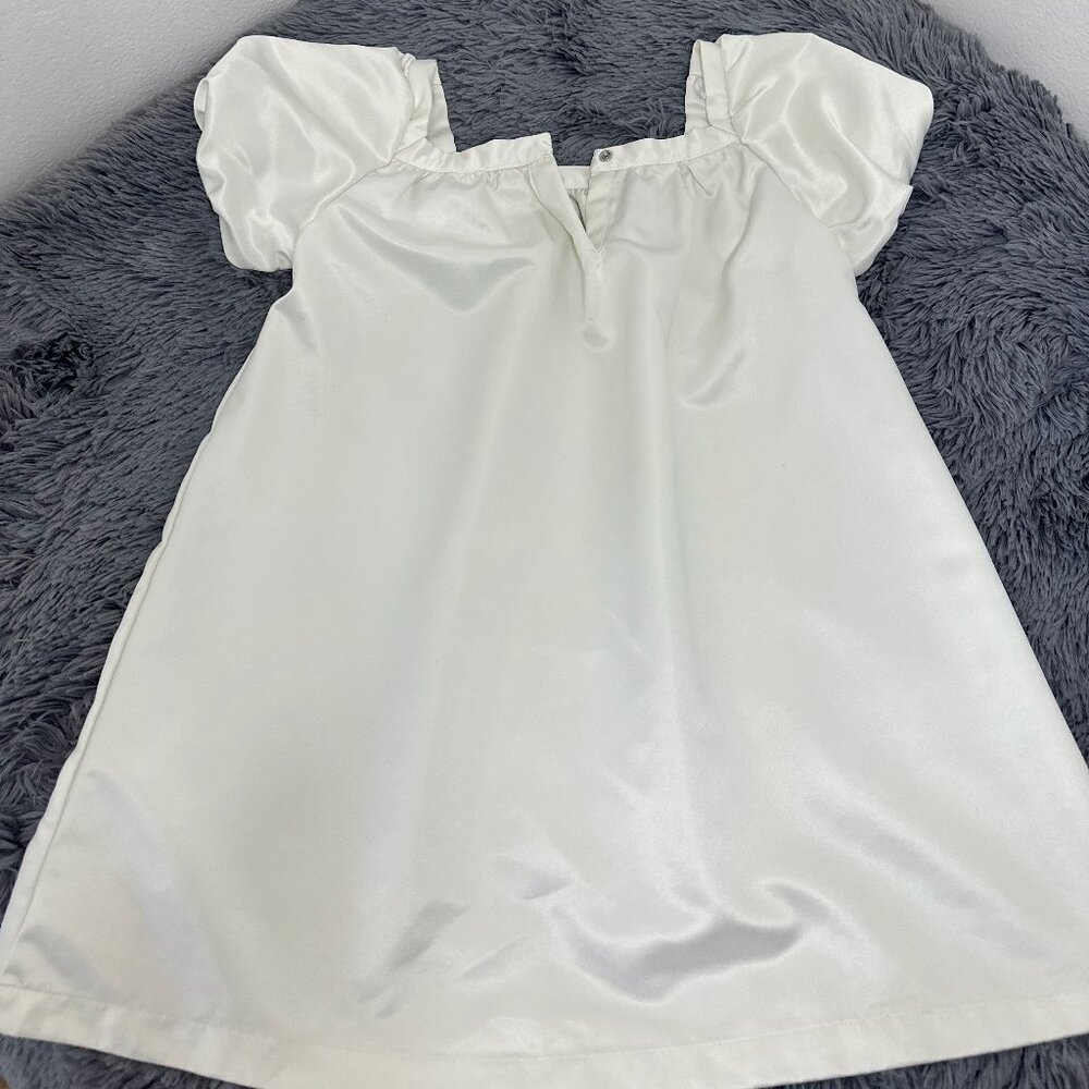 H&M Girls White Puff-Sleeve Dress – Satin Look - Picture 4 of 8